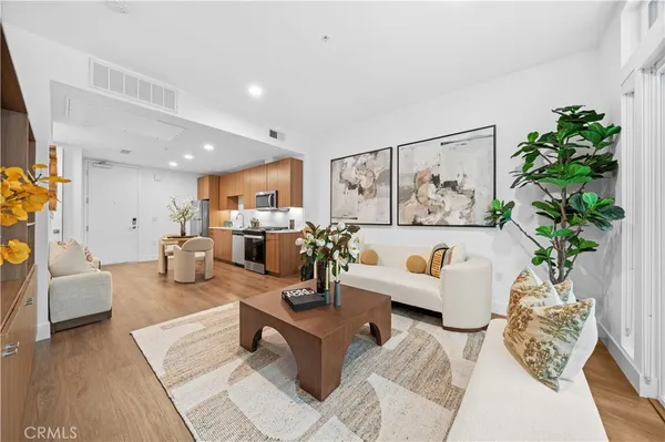 $739,000 | 709 East Walnut Street, Unit 319, Pasadena, CA 91101