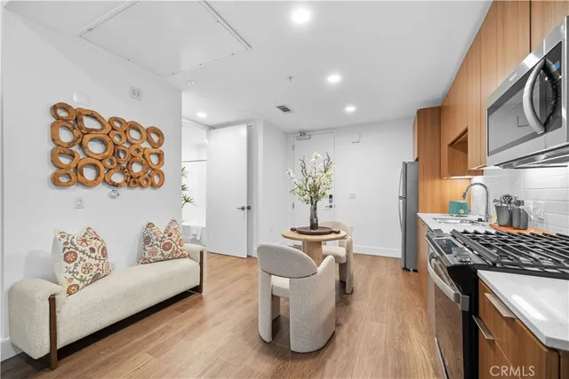 $739,000 | 709 East Walnut Street, Unit 319, Pasadena, CA 91101