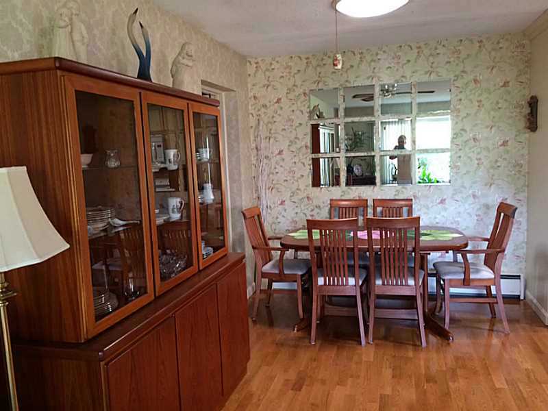 42 Fox Ridge Crescent, Unit 42 Warwick, RI 02886 - Photo 11 of 19 Dining Room.