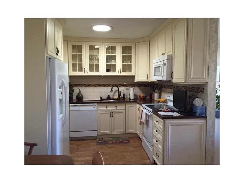 42 Fox Ridge Crescent, Unit 42 Warwick, RI 02886 - Photo 19 of 19 Kitchen.