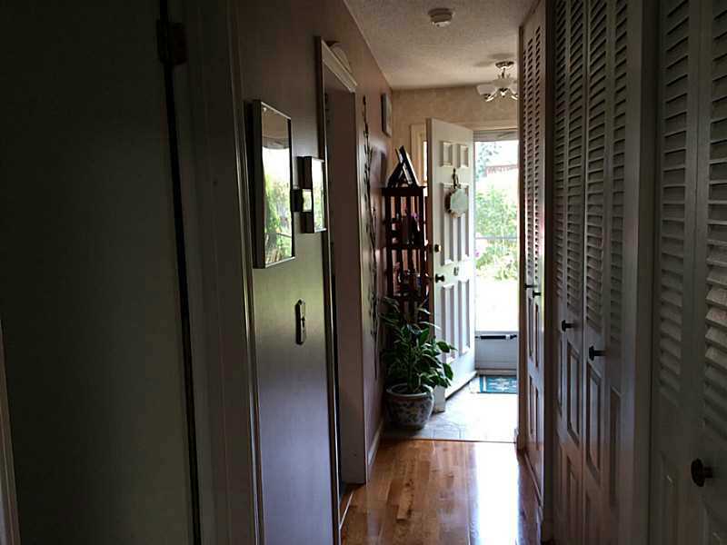 42 Fox Ridge Crescent, Unit 42 Warwick, RI 02886 - Photo 6 of 19 Bedroom.