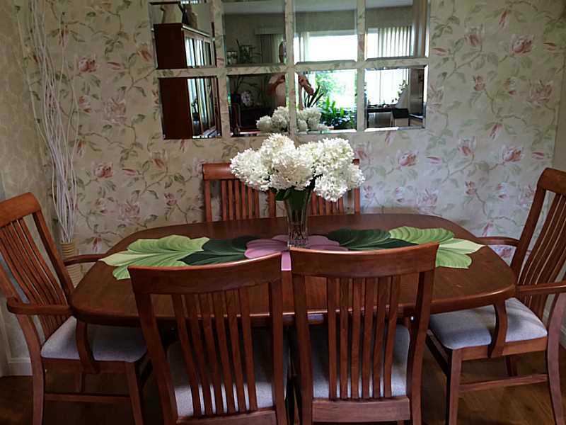 42 Fox Ridge Crescent, Unit 42 Warwick, RI 02886 - Photo 10 of 19 Dining Room.