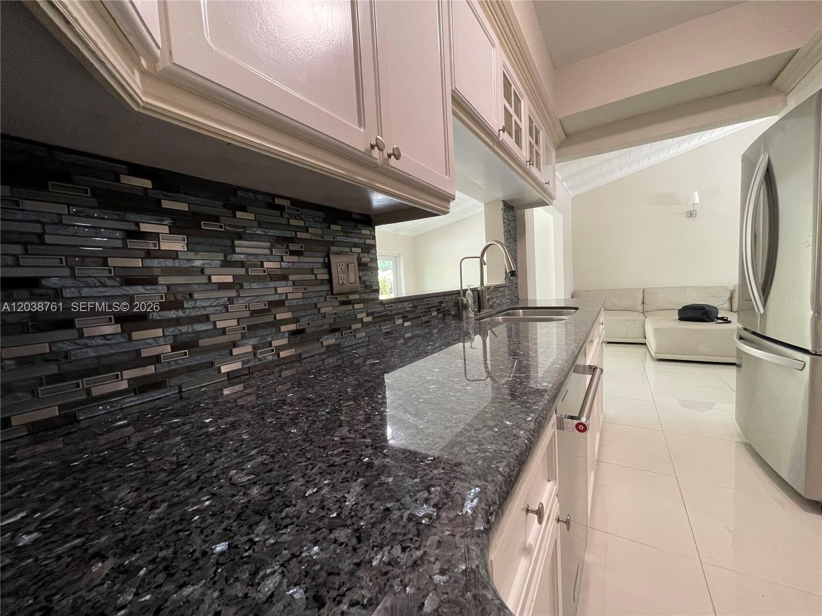 6129 Southwest 28th Street Miami, FL 33155 - Photo 5 of 19