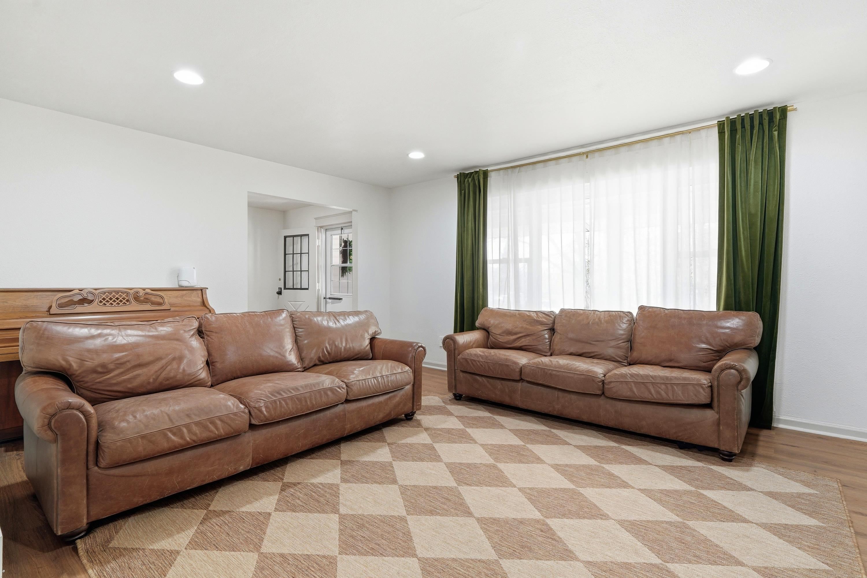 4461 South Center Street Casper, WY 82601 - Photo 4 of 49