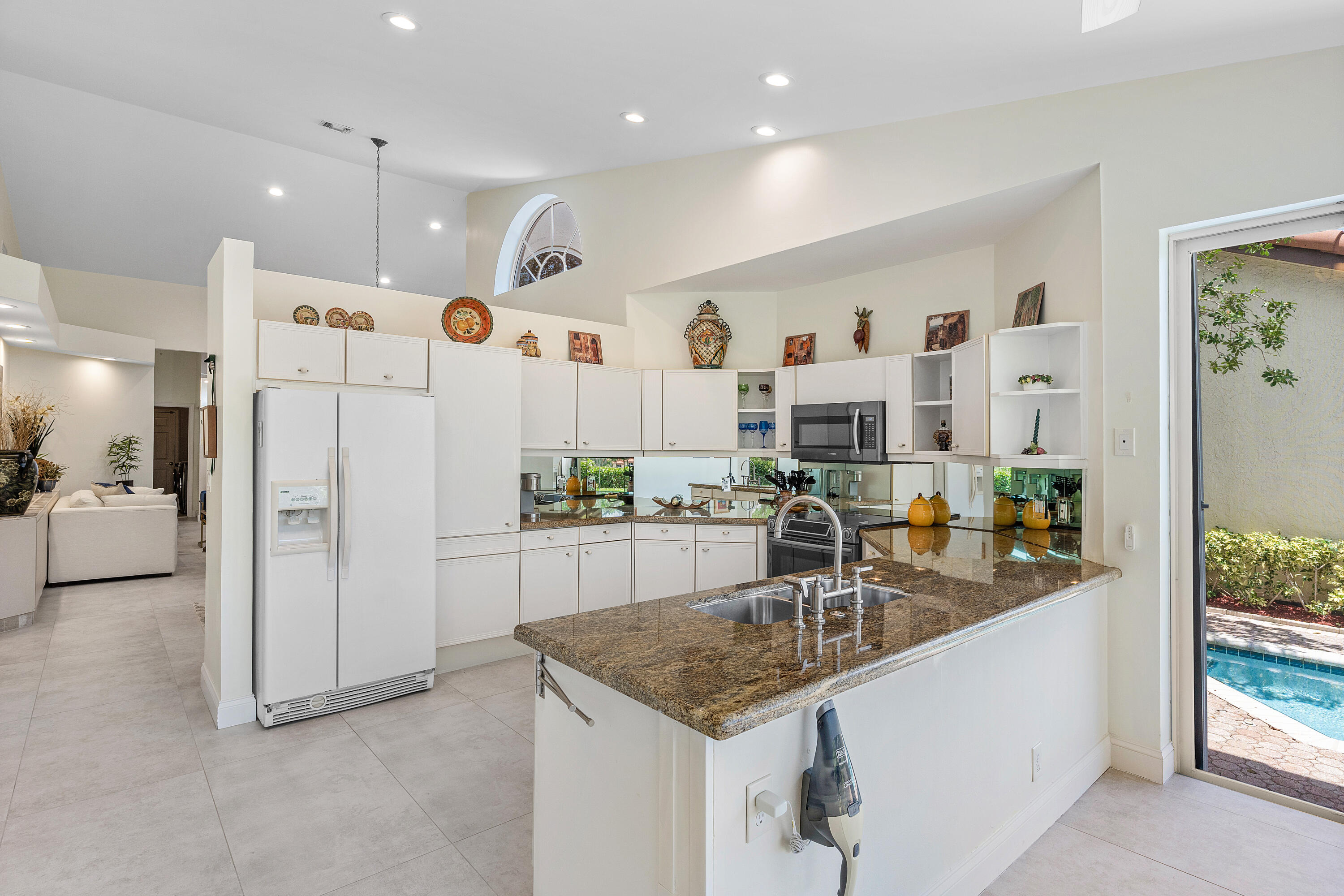 23193 Via Stel Boca Raton, FL 33433 - Photo 21 of 38 Kitchen