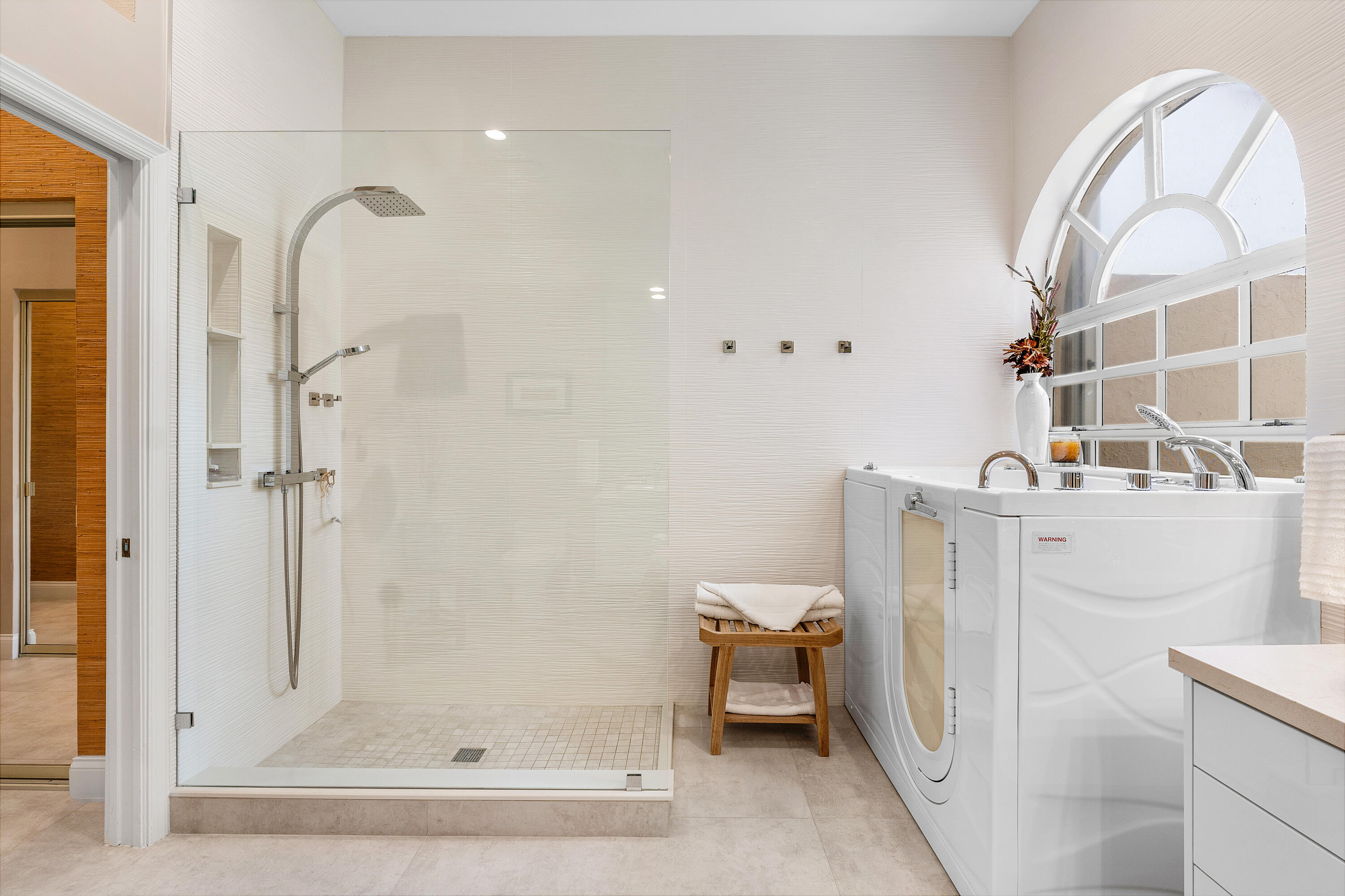 23193 Via Stel Boca Raton, FL 33433 - Photo 29 of 38 Primary Bath
