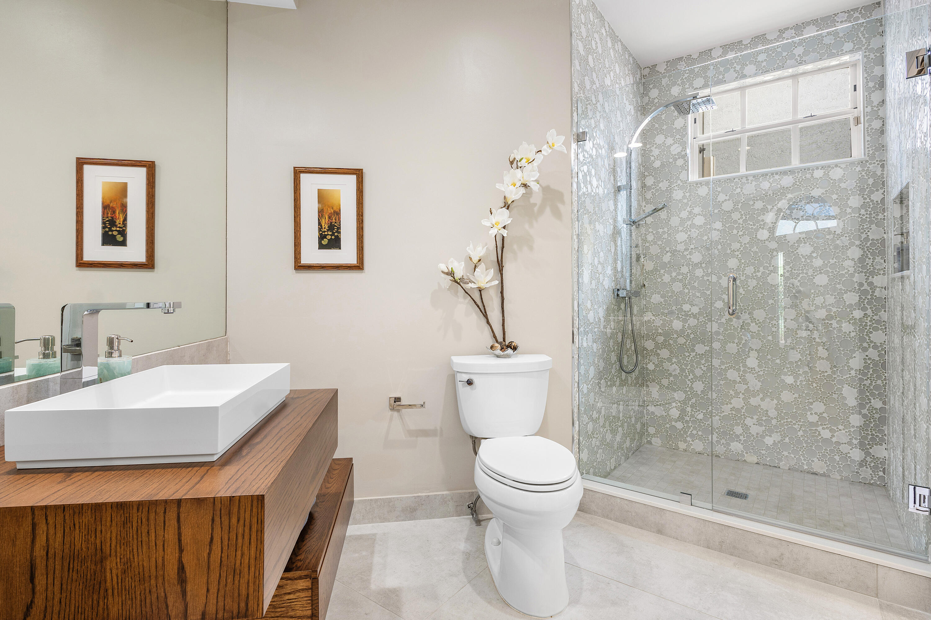 23193 Via Stel Boca Raton, FL 33433 - Photo 32 of 38 Guest Bath