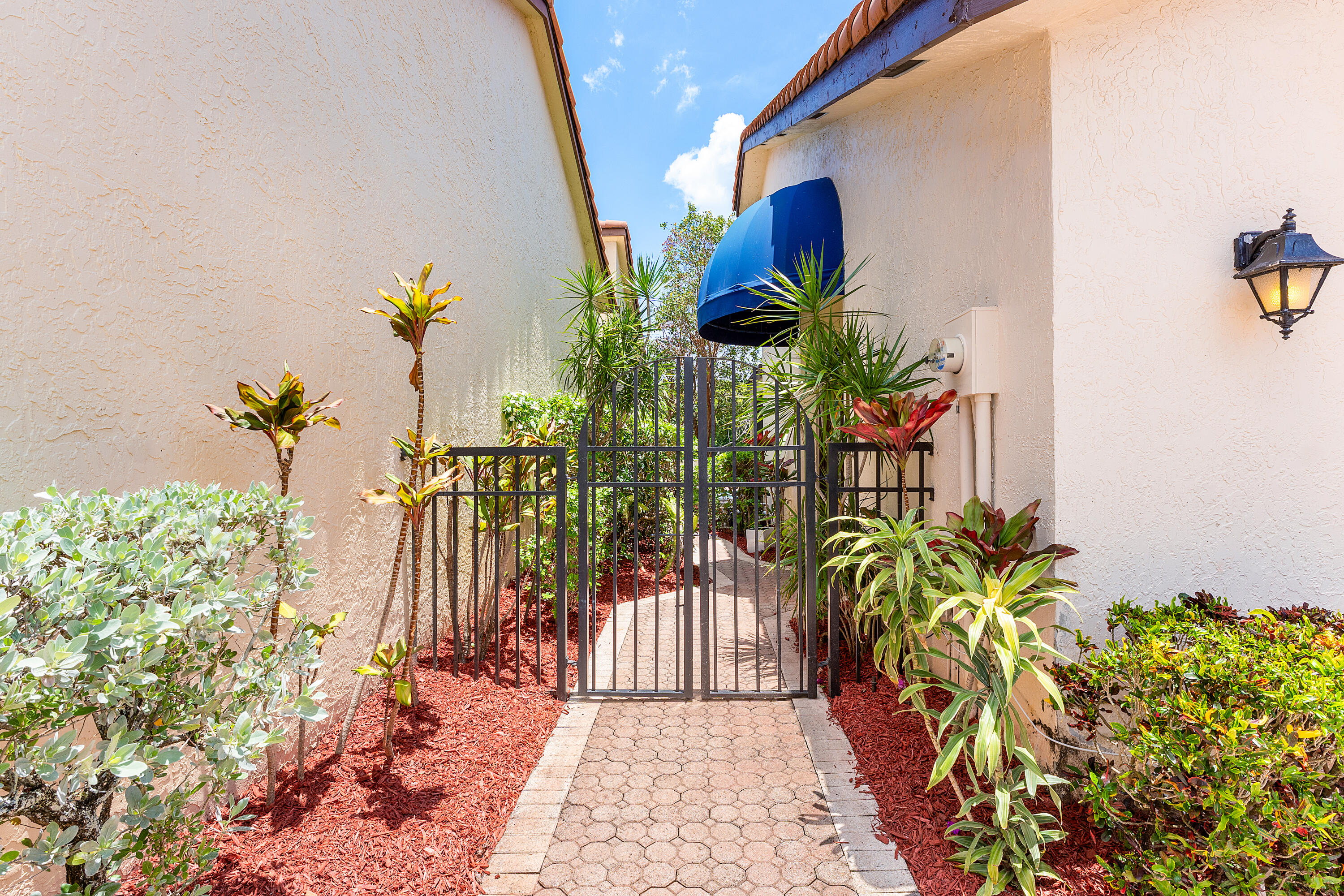 23193 Via Stel Boca Raton, FL 33433 - Photo 7 of 38 Private Gated Entry