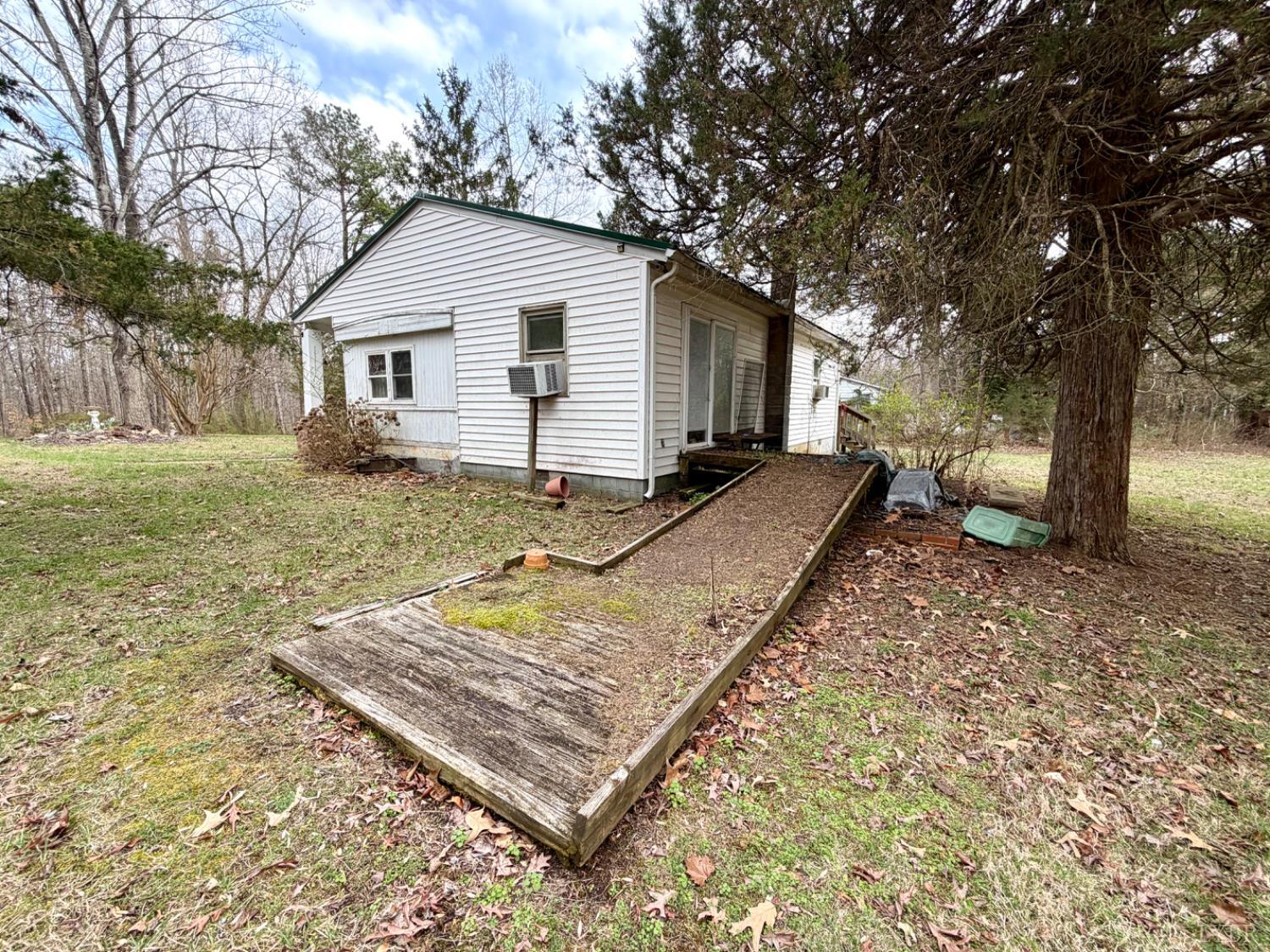 3635 Salem Road Spout Spring, VA 24593 - Photo 4 of 15 Gallery Image 4