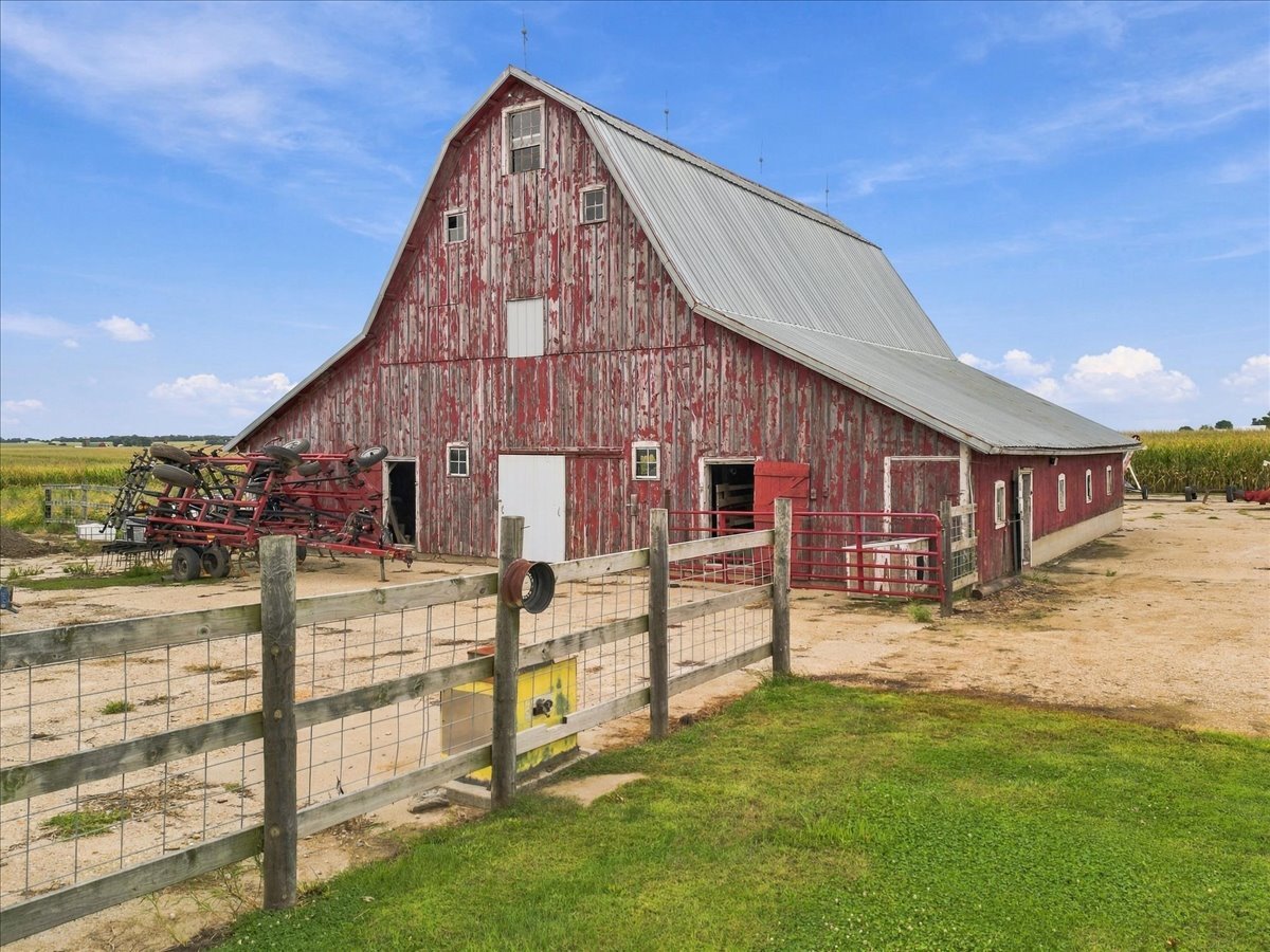 21718 Capp Road Sterling, IL 61081 - Photo 10 of 30 Gallery Image 10