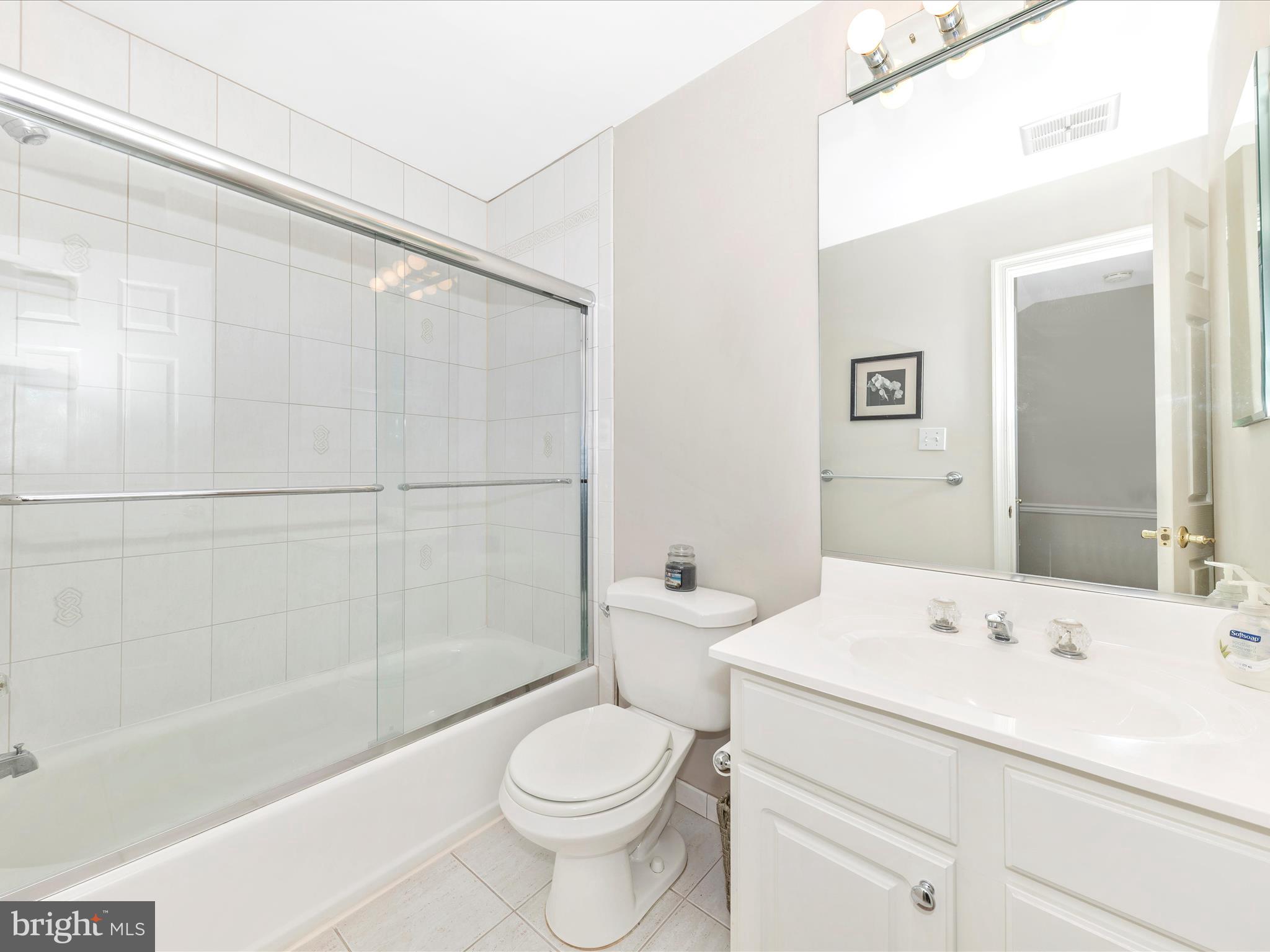 19325 Treadway Road Brookeville, MD 20833 - Photo 24 of 53 Hall Bath