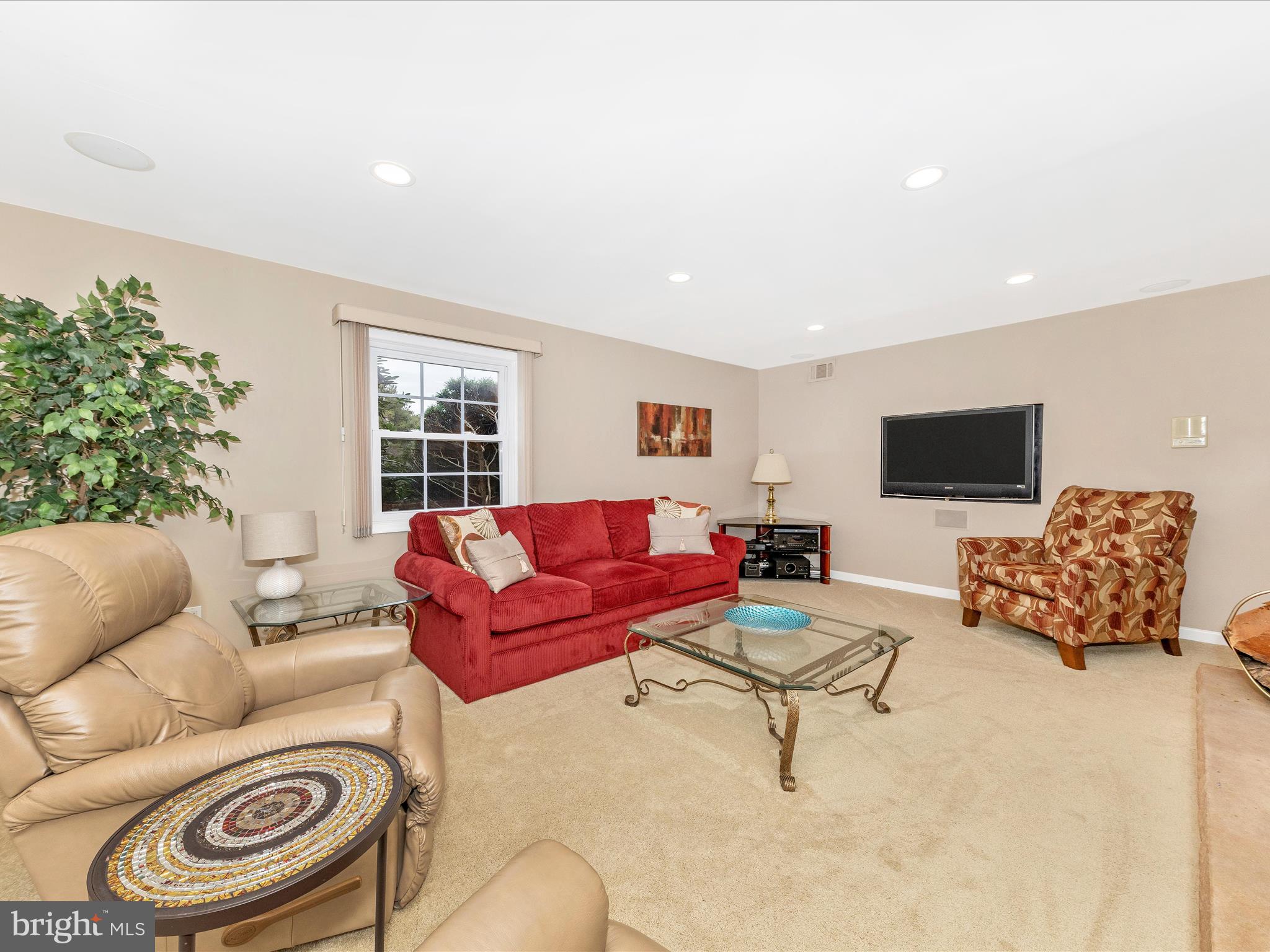 19325 Treadway Road Brookeville, MD 20833 - Photo 30 of 53 Family Room