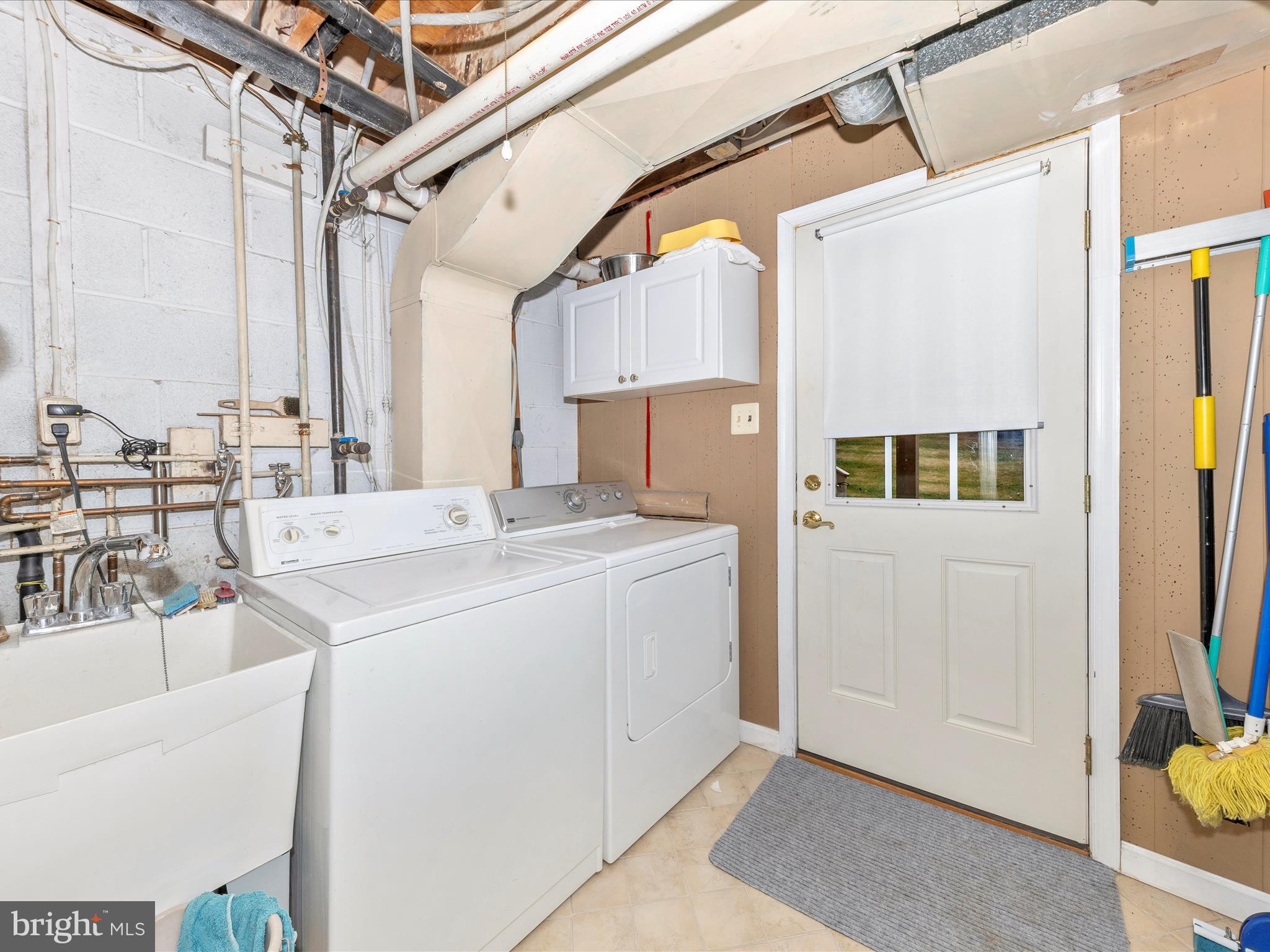19325 Treadway Road Brookeville, MD 20833 - Photo 35 of 53 Laundry