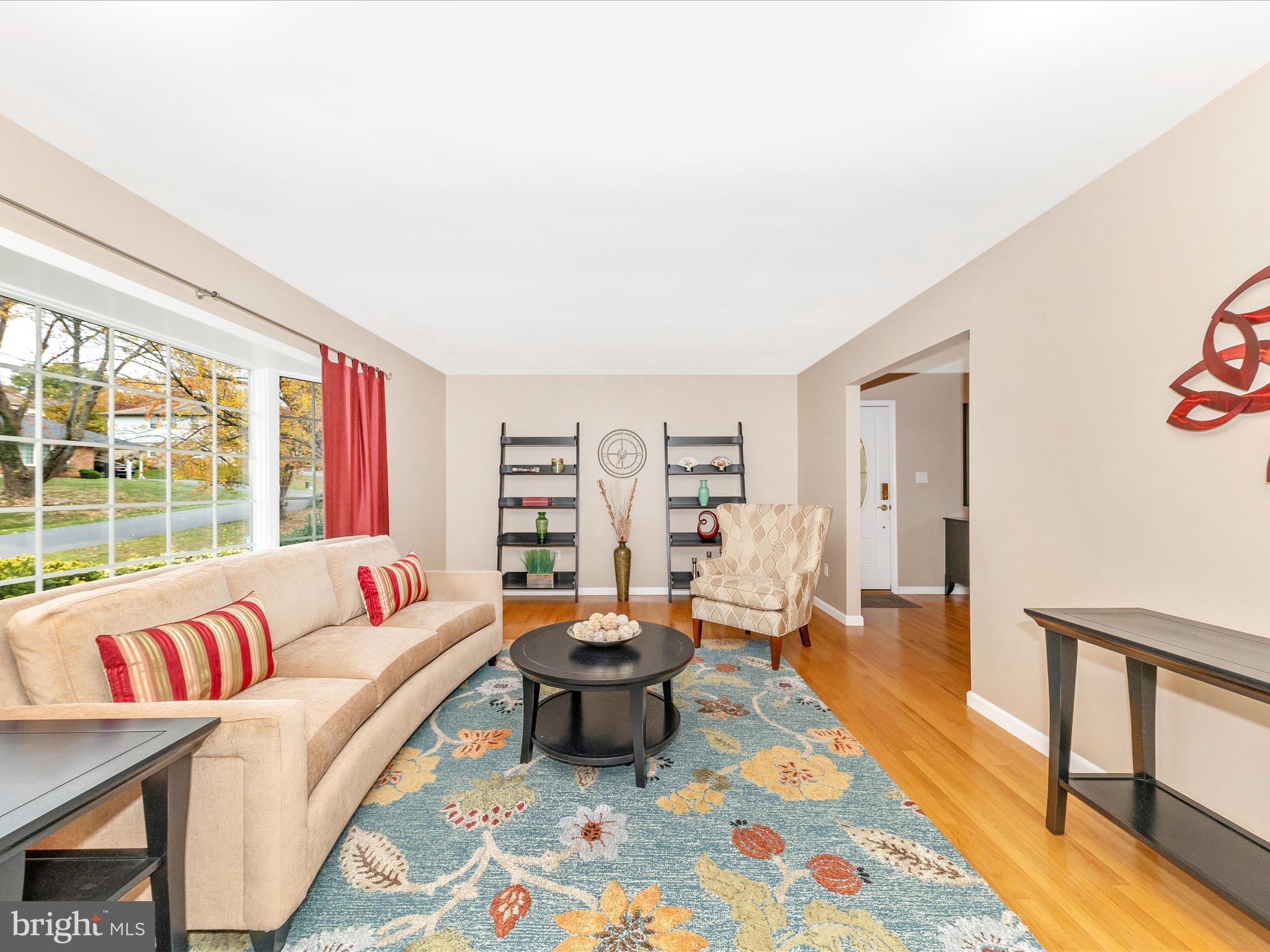 19325 Treadway Road Brookeville, MD 20833 - Photo 6 of 53 Living Room