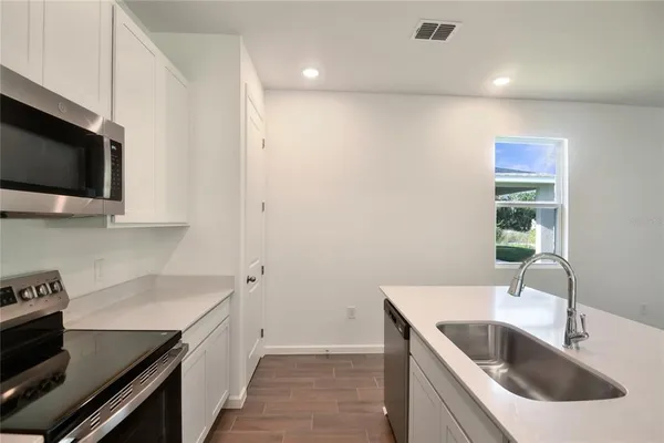 $339,047 | 738 Lake Dell Drive, Dundee, FL 33838
