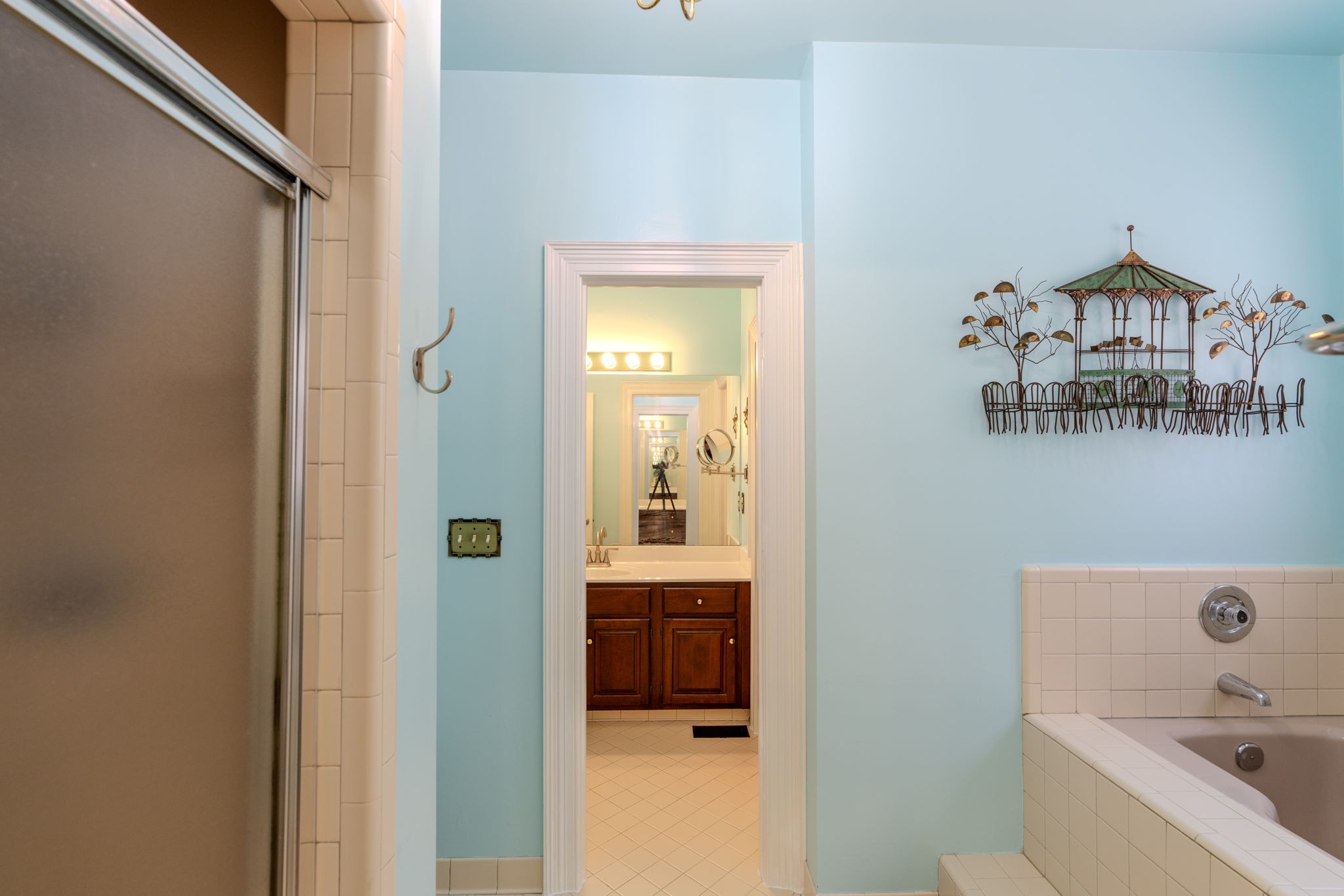 404 Chesterfield Place Franklin, TN 37064 - Photo 23 of 38 a bathroom with a sink and a mirror
