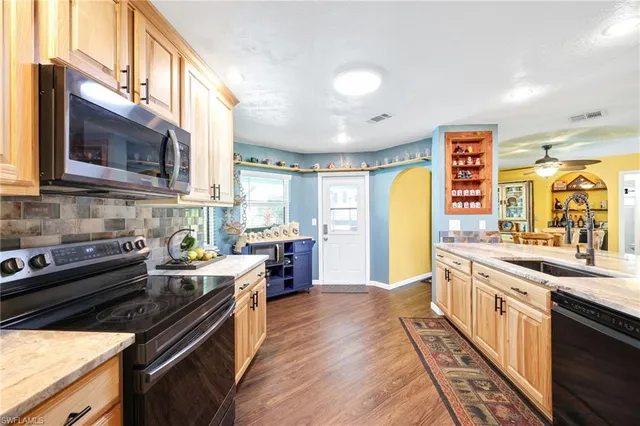 $394,900 | 516 Lincoln Avenue, Lehigh Acres, FL 33972