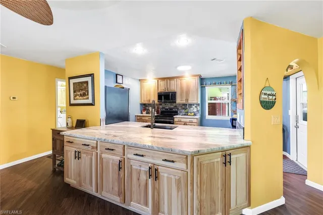 $394,900 | 516 Lincoln Avenue, Lehigh Acres, FL 33972