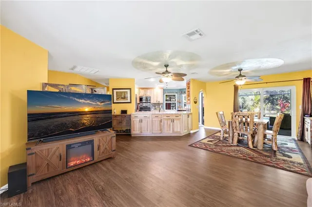 $394,900 | 516 Lincoln Avenue, Lehigh Acres, FL 33972