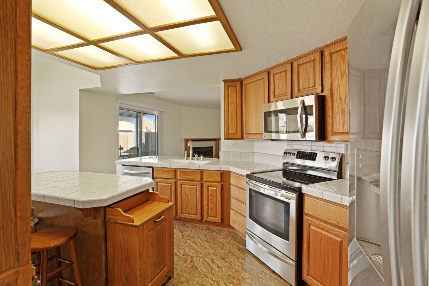 1809 Blueridge Court Modesto, CA 95351 - Photo 11 of 56