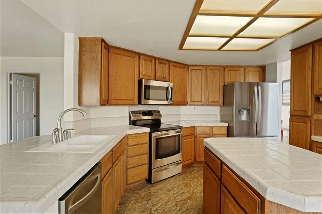 $575,000 | 1809 Blueridge Court, Modesto, CA 95351