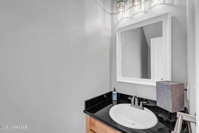 $279,000 | 922 Porter Avenue, Unit 212, Ocean Springs, MS 39564