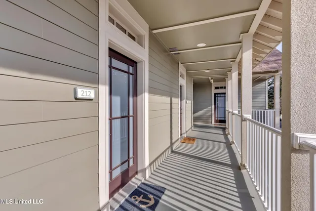 $279,000 | 922 Porter Avenue, Unit 212, Ocean Springs, MS 39564