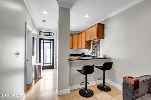 $279,000 | 922 Porter Avenue, Unit 212, Ocean Springs, MS 39564