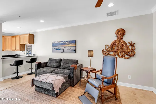 $279,000 | 922 Porter Avenue, Unit 212, Ocean Springs, MS 39564