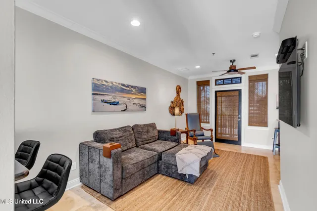 $279,000 | 922 Porter Avenue, Unit 212, Ocean Springs, MS 39564