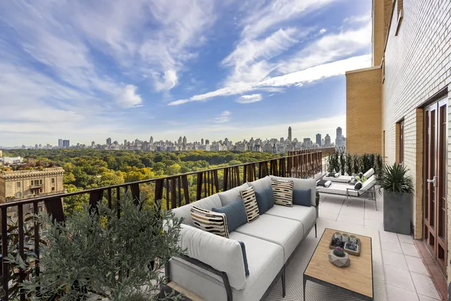 $2,385,000 | 25 Central Park West, Unit 20R | Upper West Side