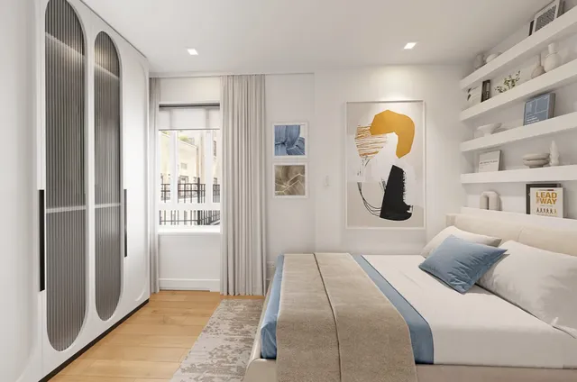 $2,385,000 | 25 Central Park West, Unit 20R | Upper West Side