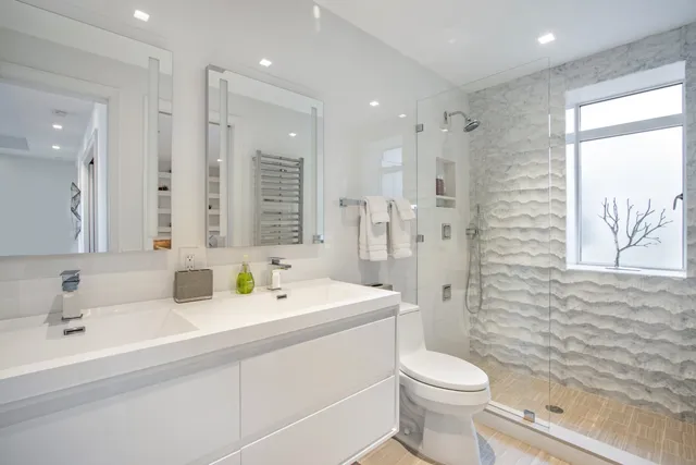 $2,385,000 | 25 Central Park West, Unit 20R | Upper West Side