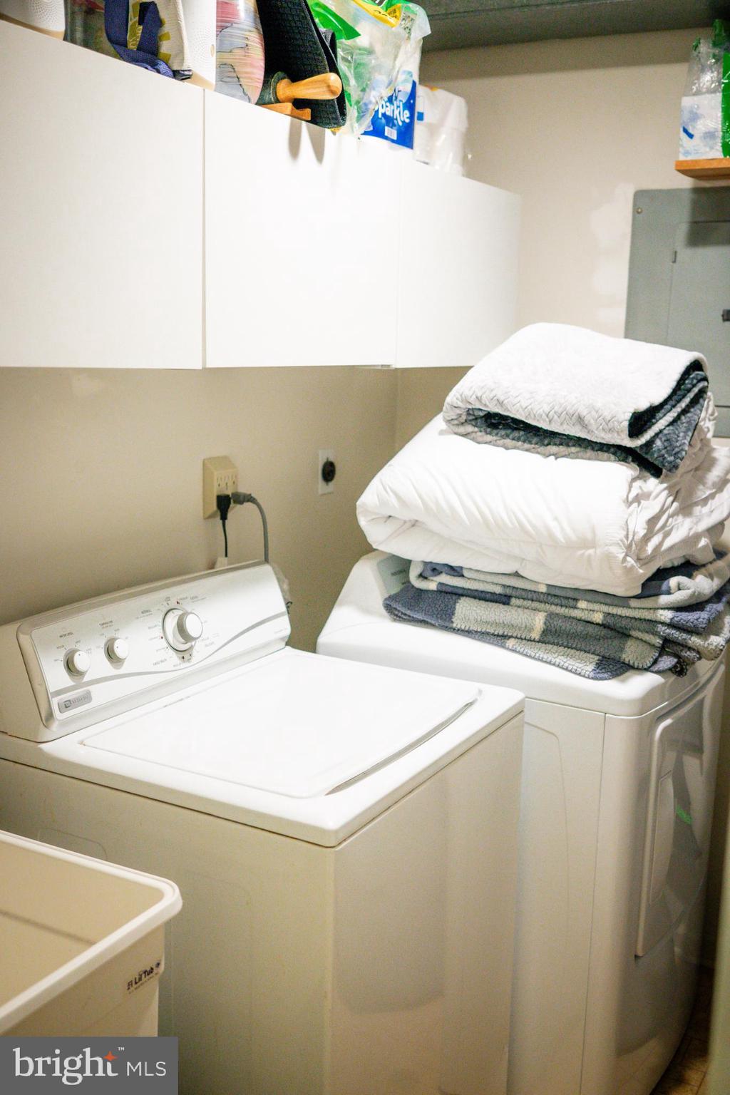 2089 Welsh Road, Unit F1 Philadelphia, PA 19115 - Photo 18 of 27 a utility room with dryer and washer