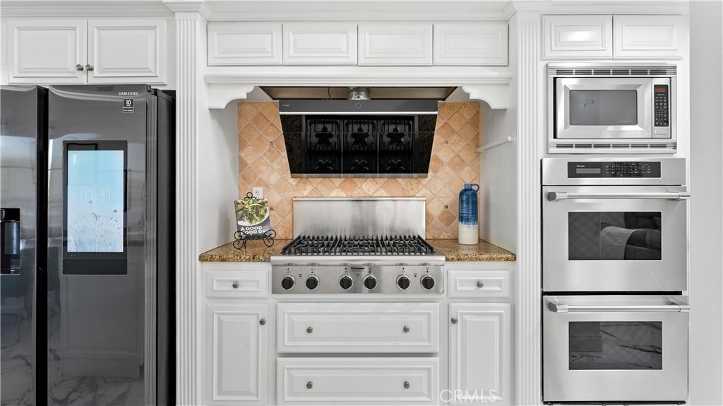 2785 State Street Corona, CA 92881 - Photo 18 of 74 A kitchen designed for a chef.