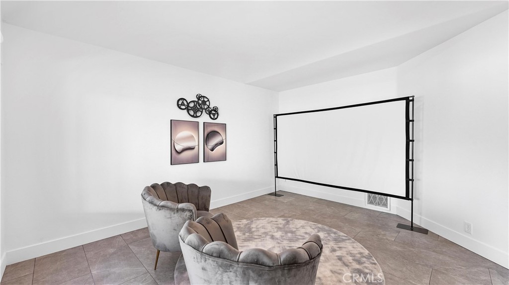 2785 State Street Corona, CA 92881 - Photo 33 of 74 Spacious sitting area