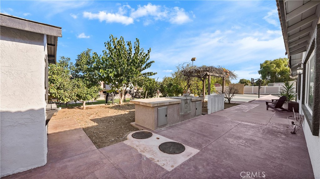 2785 State Street Corona, CA 92881 - Photo 52 of 74 Outdoor cooking and prep station.