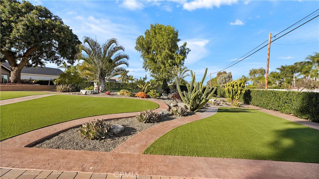 2785 State Street Corona, CA 92881 - Photo 6 of 74 Well-kept outdoor landscaping