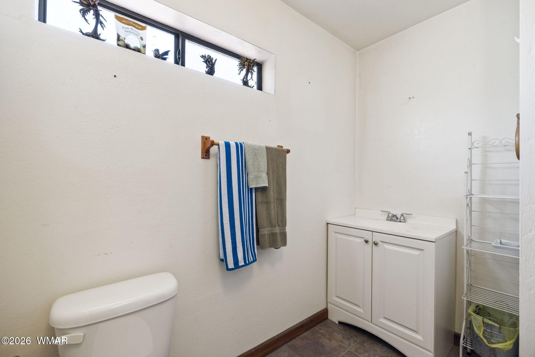 23 East E Cr Springerville, AZ 85938 - Photo 26 of 57 Upper stairs Bath