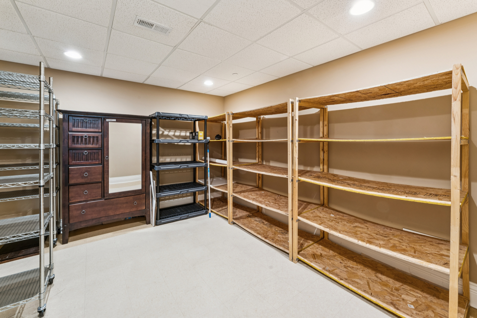 1407 Rue Paris Place Inverness, IL 60067 - Photo 29 of 38 a view of an empty room with a staircase
