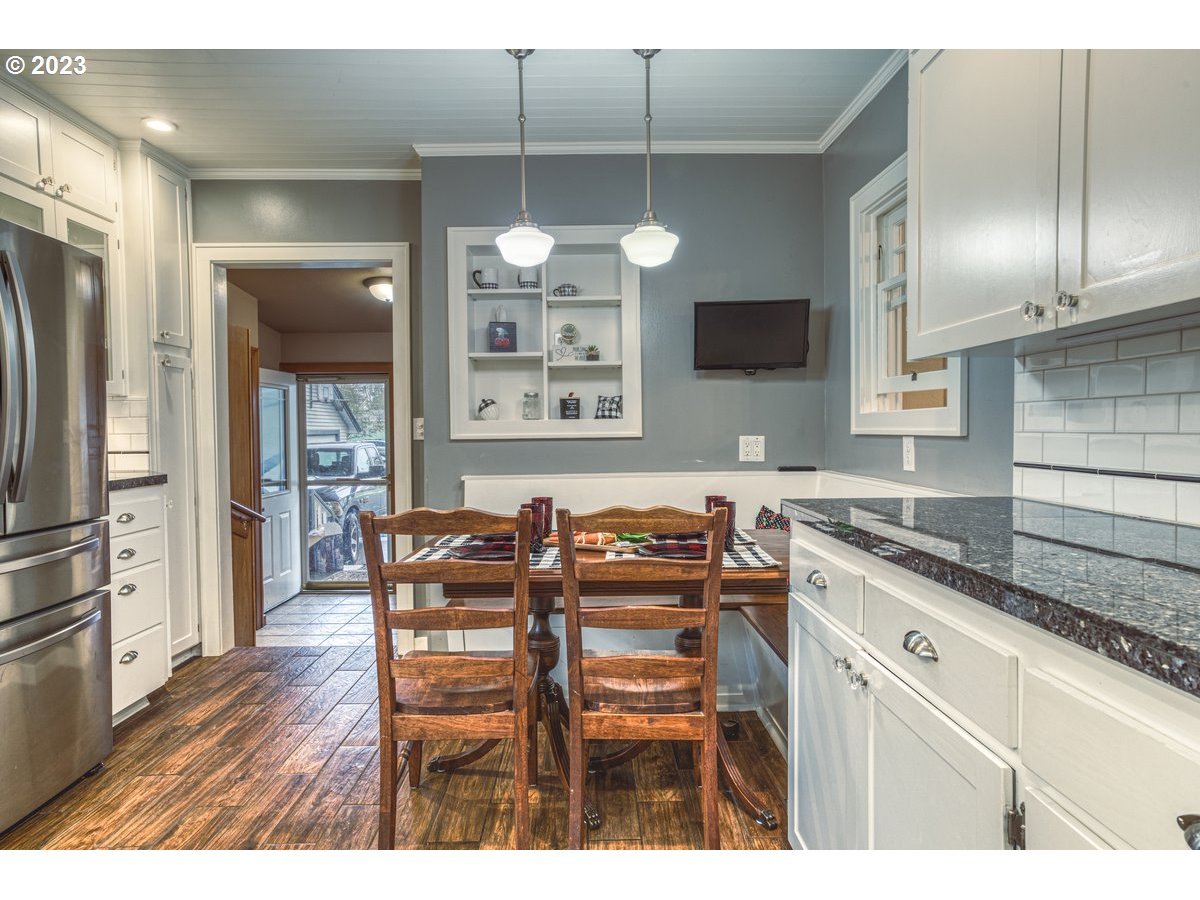 1310 Northwest Springhill Drive Albany, OR 97321 - Photo 11 of 45 Gallery Image 11