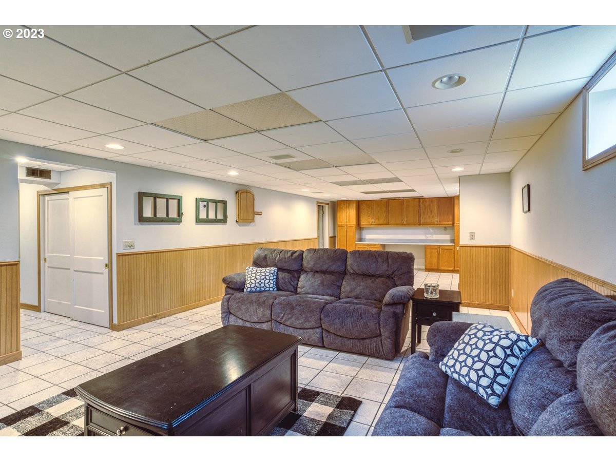 1310 Northwest Springhill Drive Albany, OR 97321 - Photo 26 of 45 Gallery Image 26