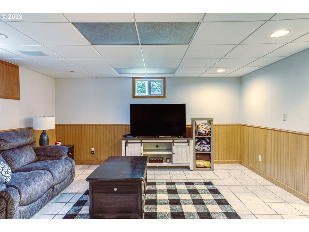 1310 Northwest Springhill Drive Albany, OR 97321 - Photo 29 of 45 Gallery Image 29
