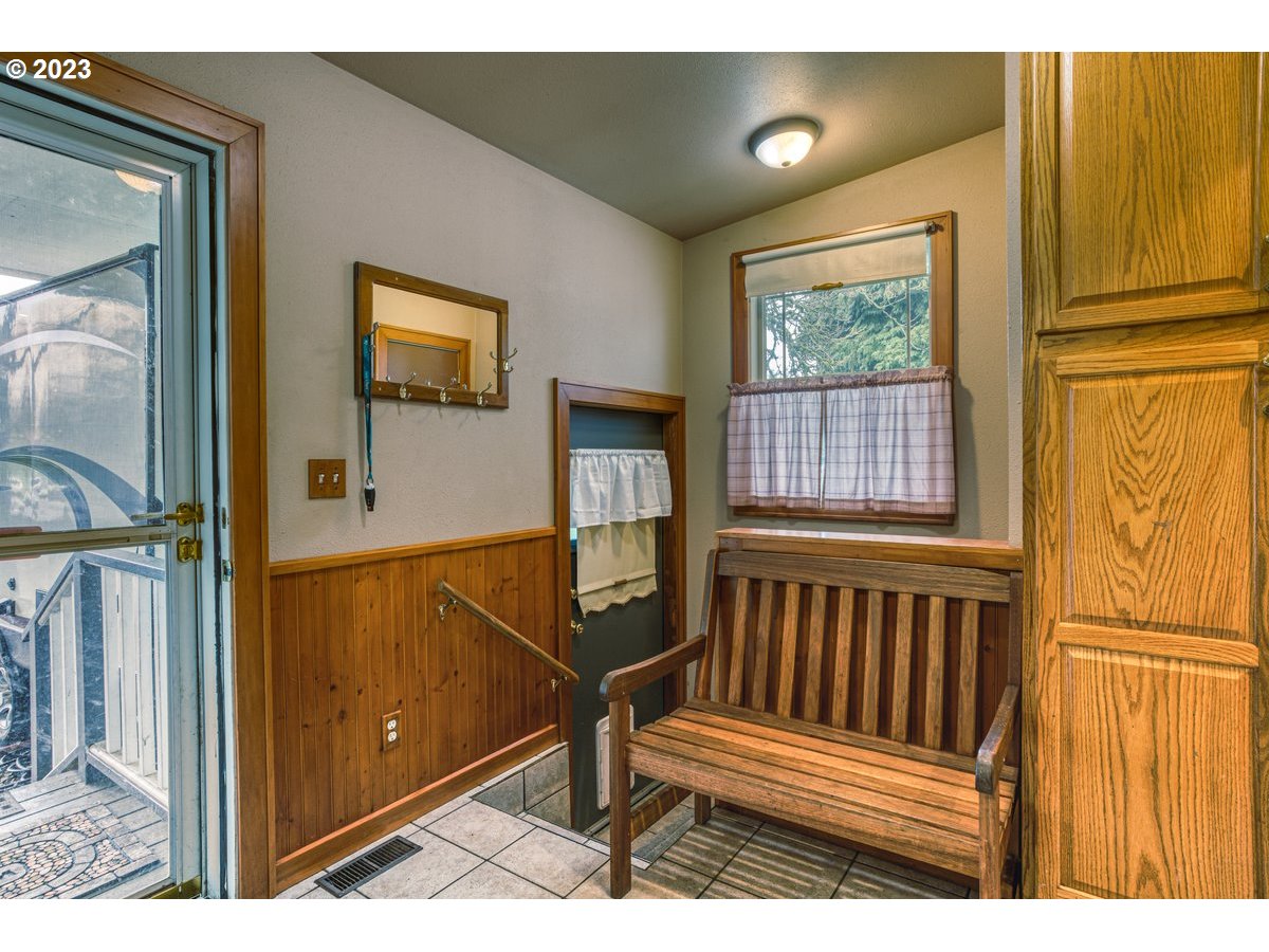 1310 Northwest Springhill Drive Albany, OR 97321 - Photo 4 of 45 Gallery Image 4