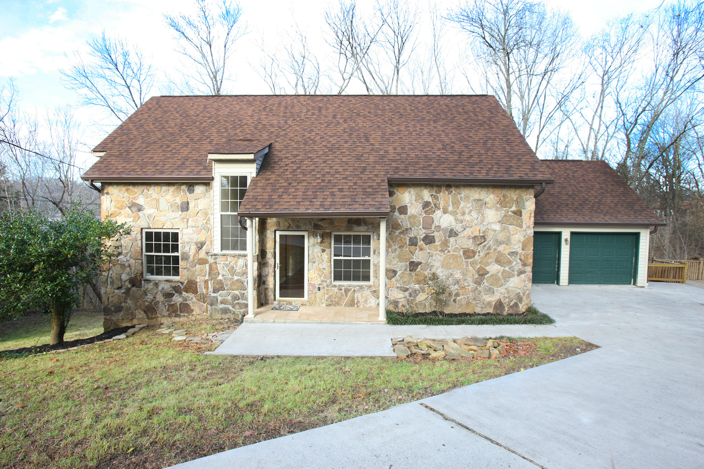 22 Clark Place Oak Ridge, TN 37830 - Photo 2 of 33 051Q9468