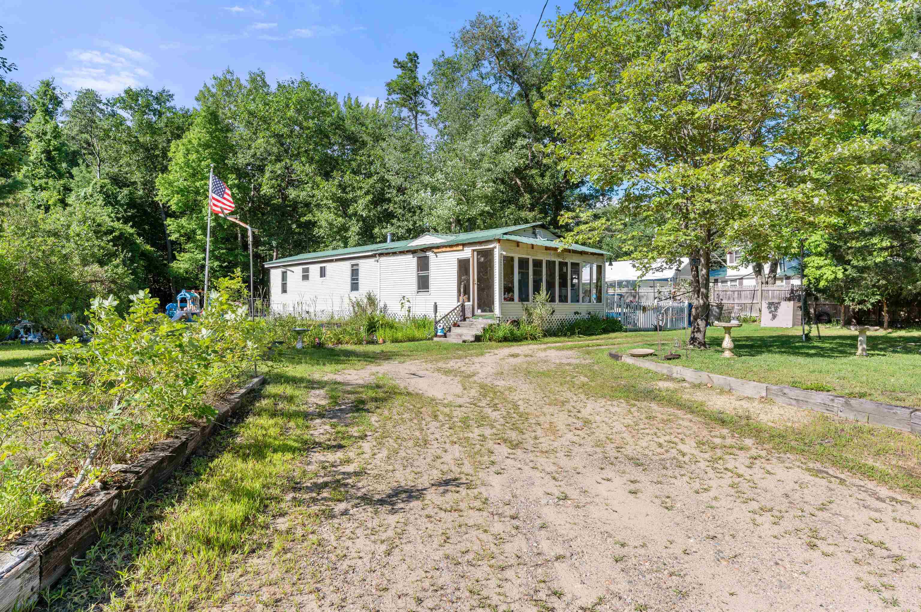 47 Webster Lake Road Franklin, NH 03235 - Photo 23 of 38