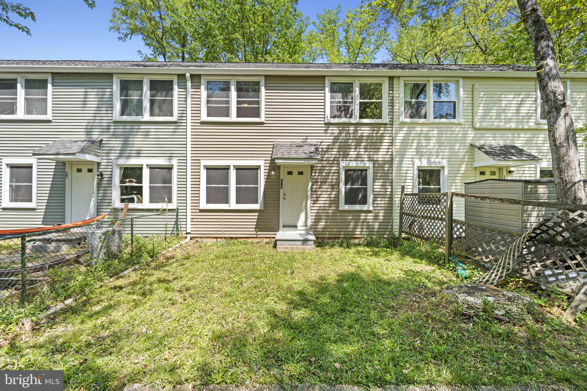 38 H Ridge Road Greenbelt, MD 20770 - Photo 16 of 17 backyard