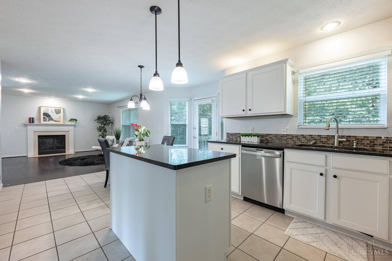 9035 Highland Circle Springboro, OH 45066 - Photo 12 of 47