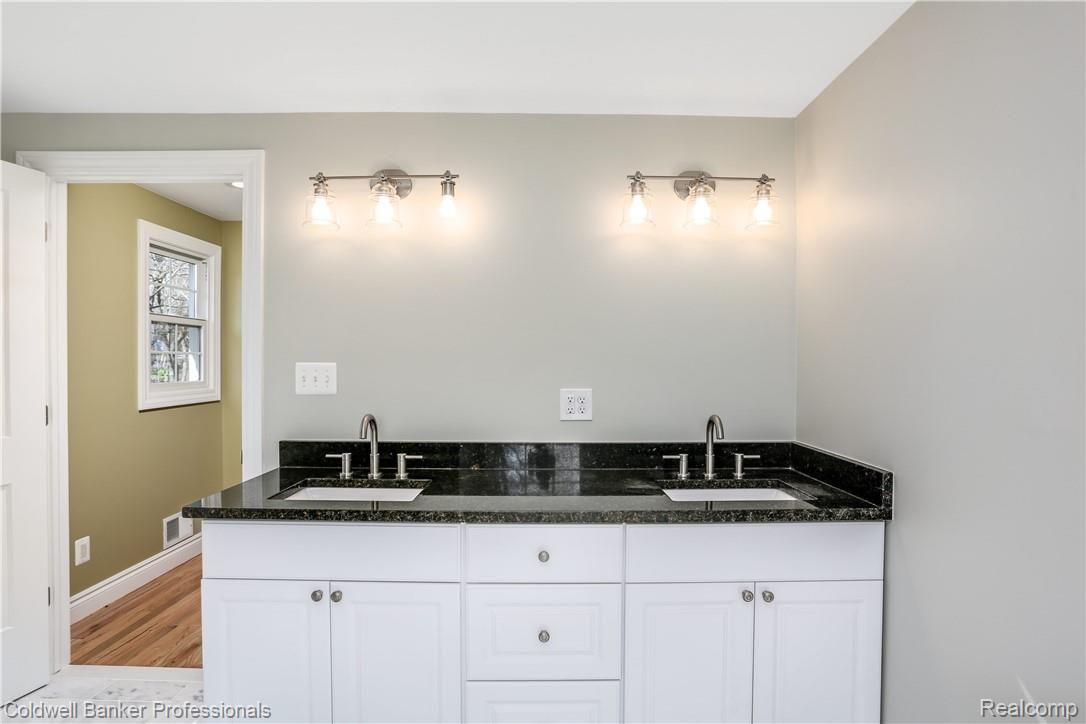 90 Devon Road Bloomfield Hills, MI 48302 - Photo 22 of 33 a (21).jpg