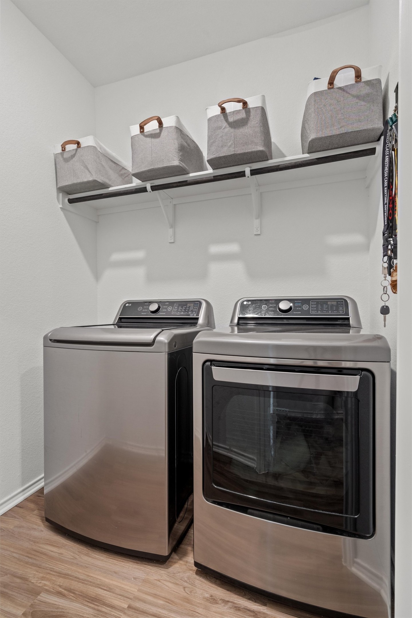 424 Wolf Springs Road Georgetown, TX 78628 - Photo 26 of 35 a stove top oven sitting inside of a kitchen